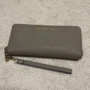 Michael Kors Writlet/wallet